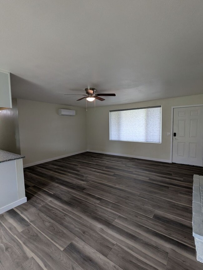 Building Photo - Very nice 3 bd 2 bath