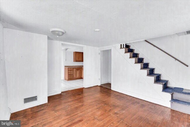 Building Photo - 60 Irish Ln