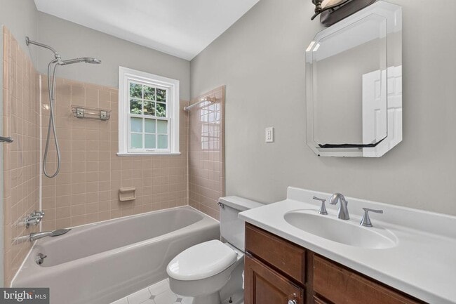 Building Photo - 6443 Walters Woods Dr