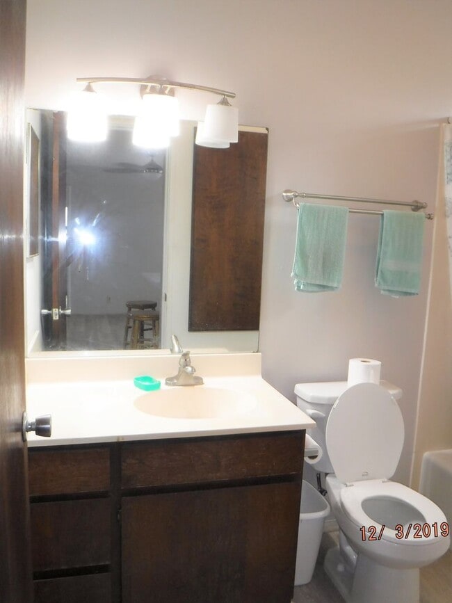 Building Photo - Recently renovated 1 bedroom in Hawaii Kai