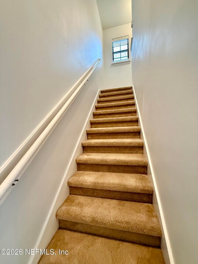 Building Photo - 622 Briar Way Ln