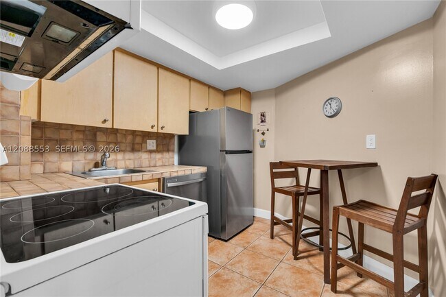 Building Photo - 3180 S Ocean Dr