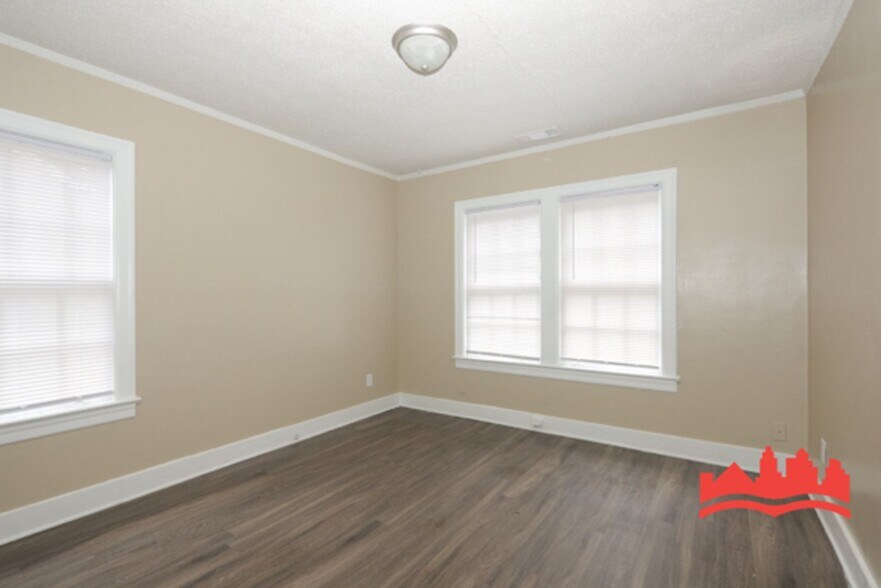 Building Photo - 3727 Rhea Ave