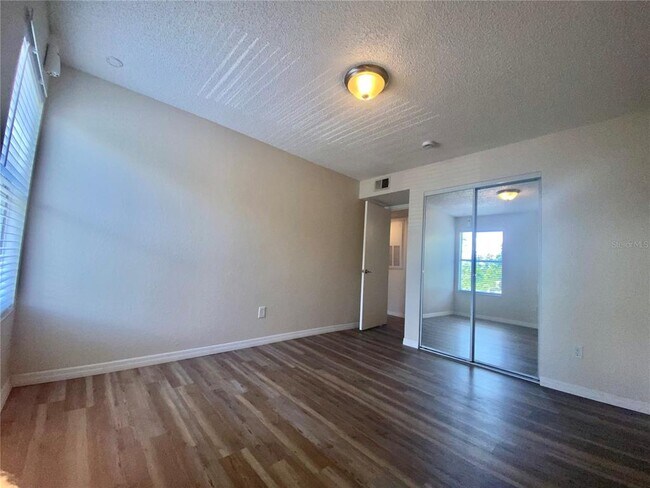 Building Photo - 5144 Conroy Rd