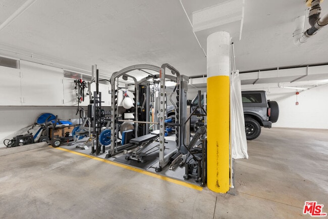 Building Photo - 8601 W Knl Dr