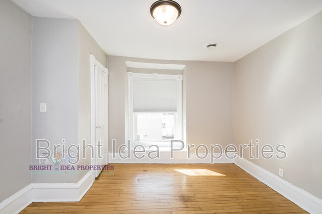 Building Photo - 3322 Clinton Ave