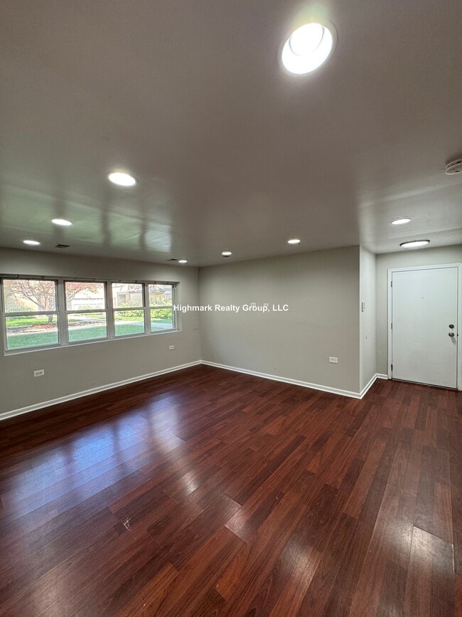 Building Photo - 2530 W Fitch Ave