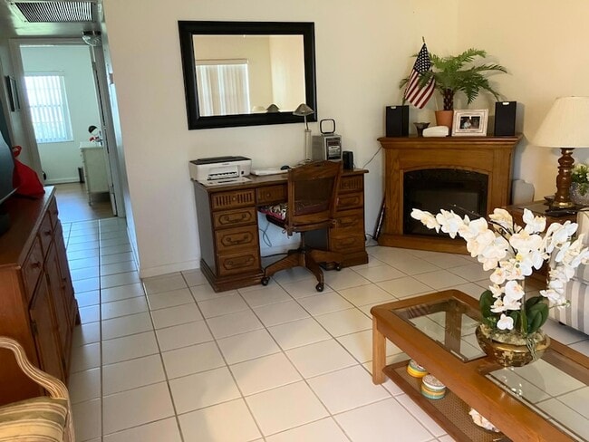 Building Photo - 283 Durham E