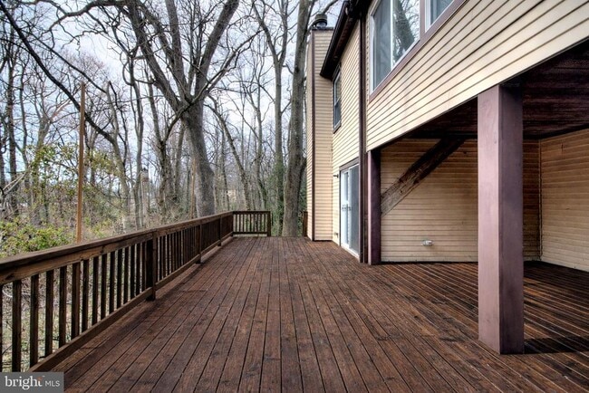 Building Photo - 49 Brambling Ln