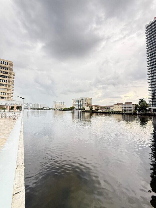 Building Photo - 1801 S Ocean Dr
