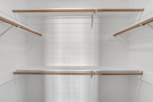 Building Photo - 9813 Sandhill Dr