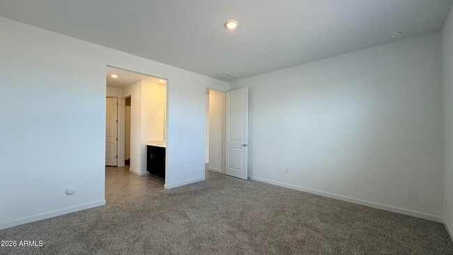 Building Photo - 37406 W San Clemente St