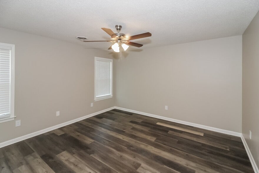 Building Photo - 4369 Pointe North Cove