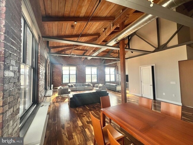 Building Photo - 1147-53-1153 N 4th St