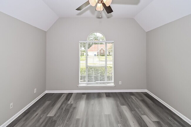 Building Photo - 7878 Meadow Ridge Ln