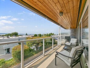 Building Photo - Stunning Downtown Edmonds 2 bed, 1 bath Co...