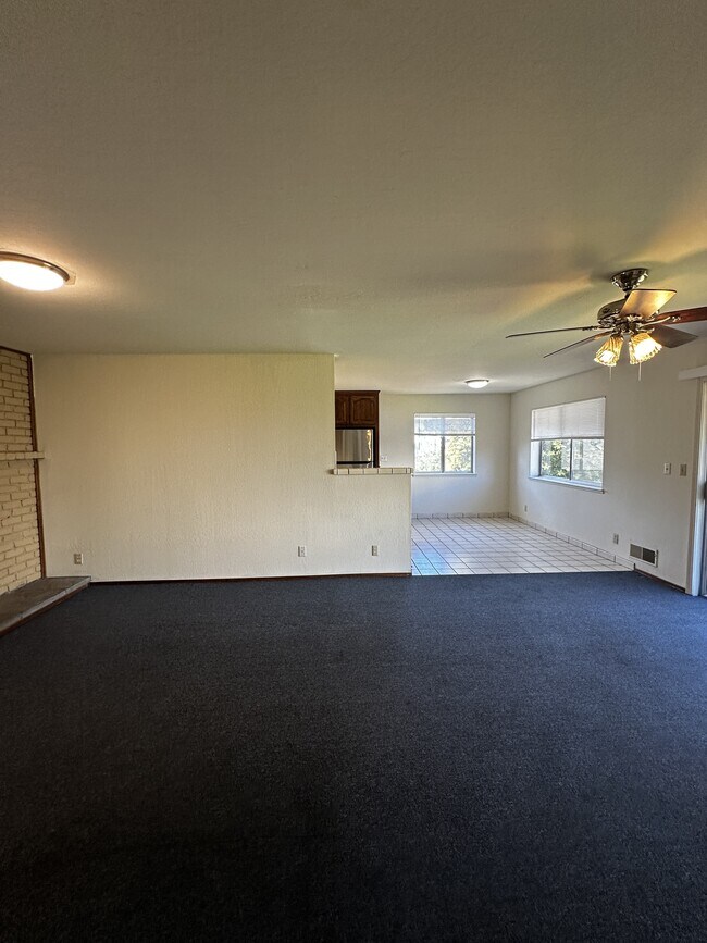 Building Photo - 154 Maiden Ln