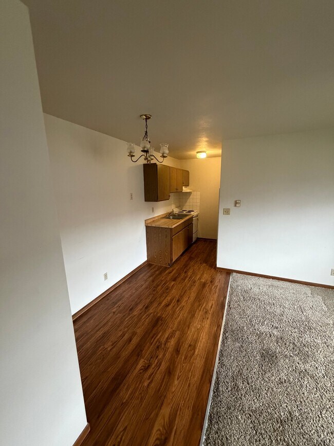 Building Photo - 222 High Line St