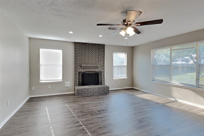 Building Photo - 4223 Shady Village Ct