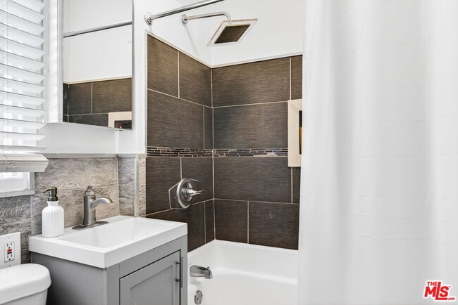 Building Photo - 5919 Lexington Ave