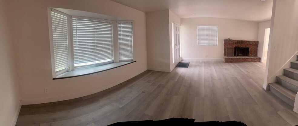 Building Photo - 4624 W 166th St