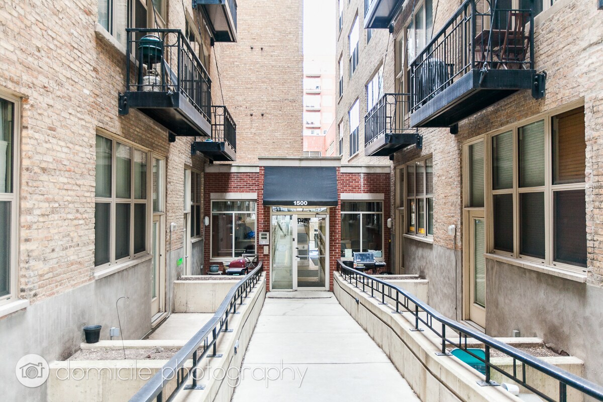 Building Photo - 1500 W Monroe St