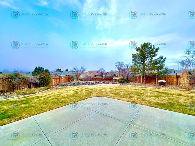 Building Photo - Beautiful 3 Bedroom, 2Bath, 3 Car Garage home in South Reno With Large Back Yard and Hot Tub!