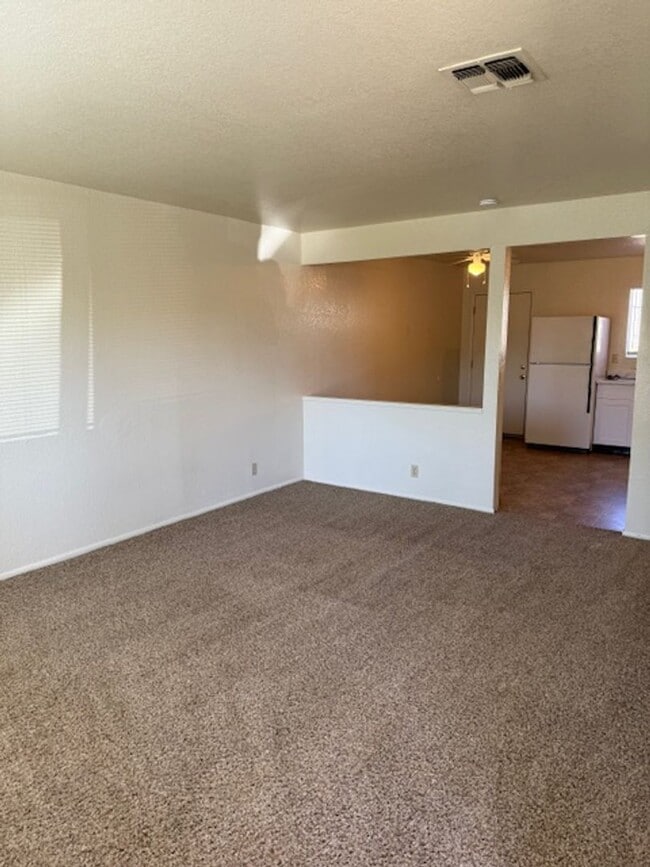 Building Photo - 863 Shiloh Ct