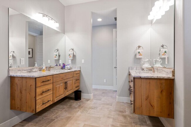 Building Photo - Stunning home with Unobstructed Panoramic Views of Pine Valley Mountain —  6-Month Lease Only