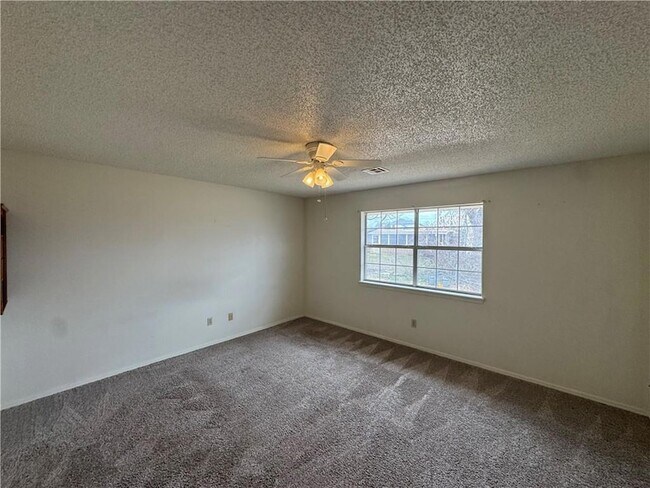 Building Photo - 312 S 11th Pl