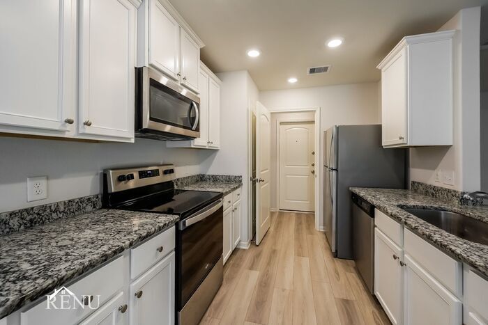Building Photo - 25353 Cypress Bend Dr