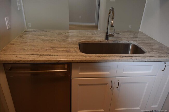 Building Photo - 668 Bartons Landing Pl