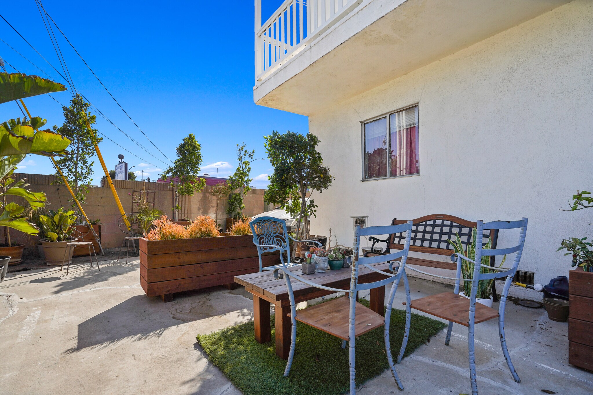 Back Exterior - 920 Marine St