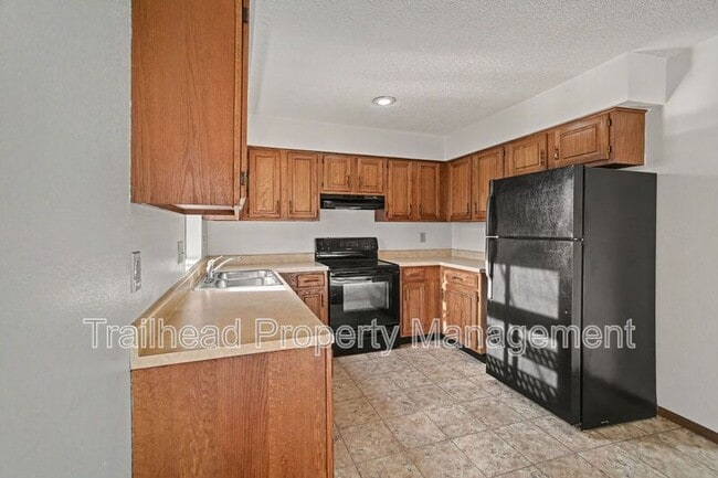 Building Photo - 410 NW Nottingham Ln