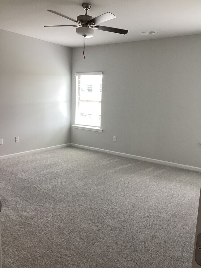 Building Photo - 229 Paca Ln