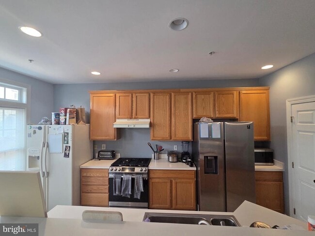 Building Photo - 8181 Skelton Cir