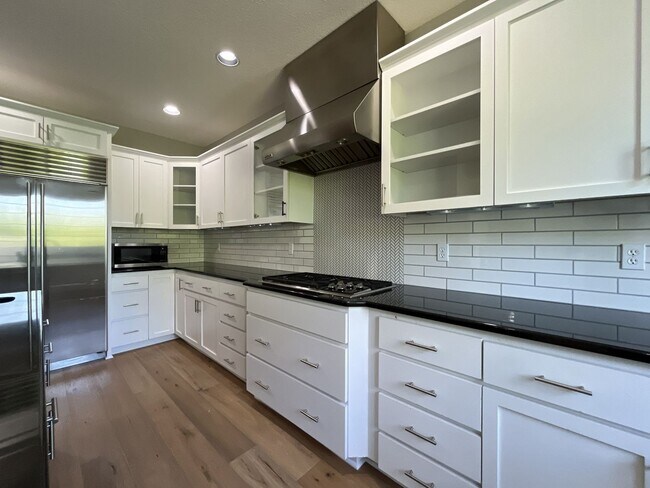 Building Photo - Beautifully Updated 3-Bedroom Cedar Mill Home with Chef's Kitchen, Huge Bonus Room and Private Ba...