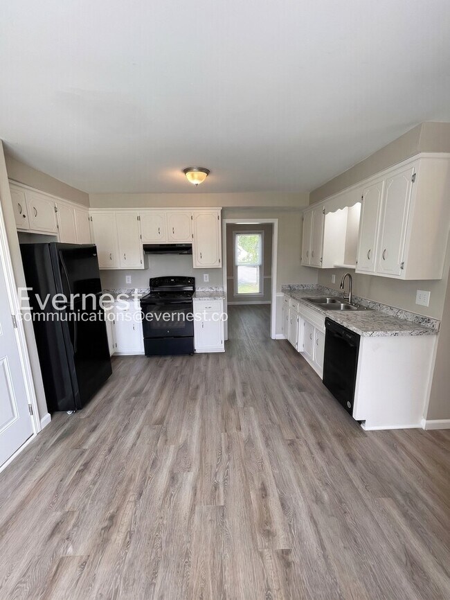 Building Photo - 901 Cimarron Ct