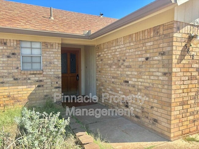 Building Photo - 5818 Davenport Dr