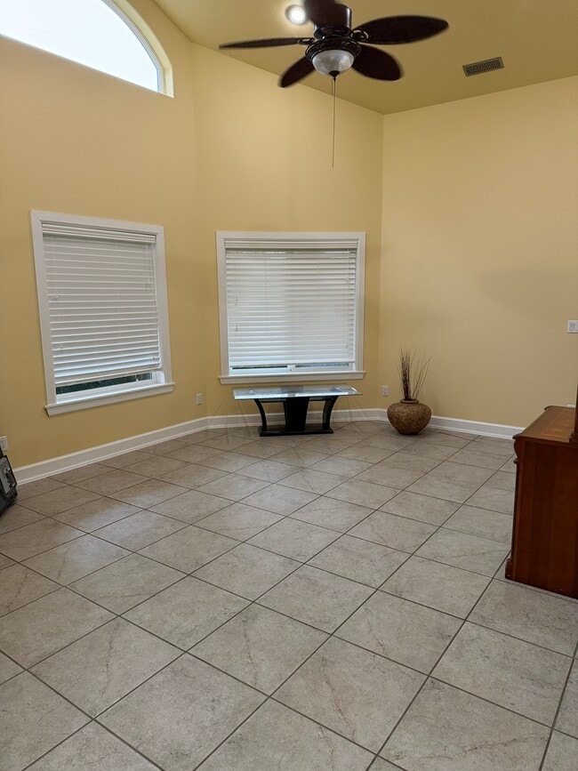 Building Photo - 184 Capitol Ridge Rd