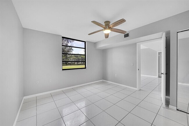 Building Photo - 1713 Whitehall Dr