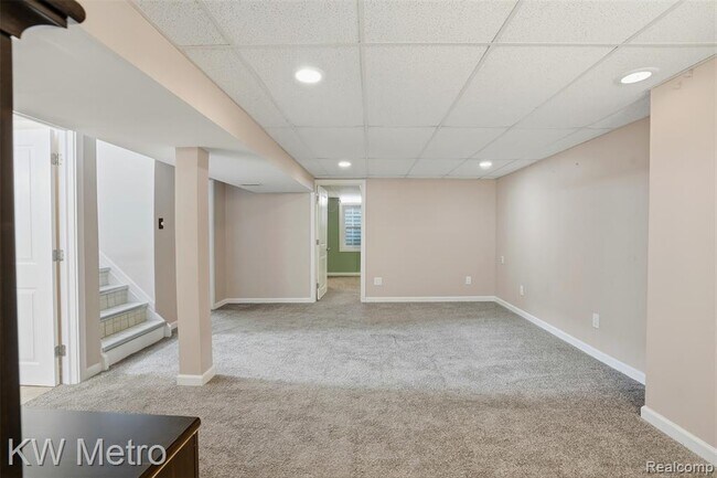 Building Photo - 1204 Montrose Ave