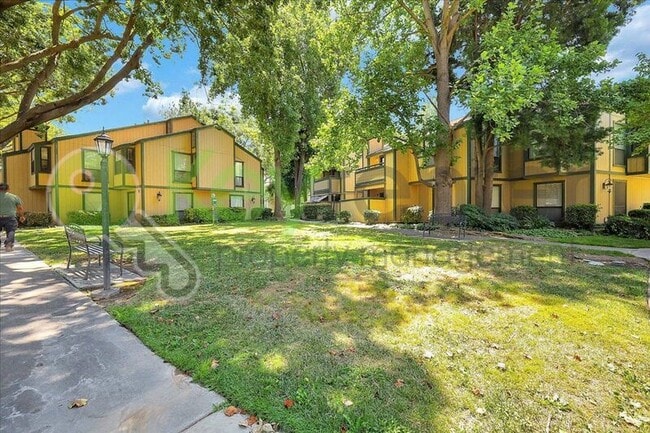 Building Photo - 600 Del Verde Cir