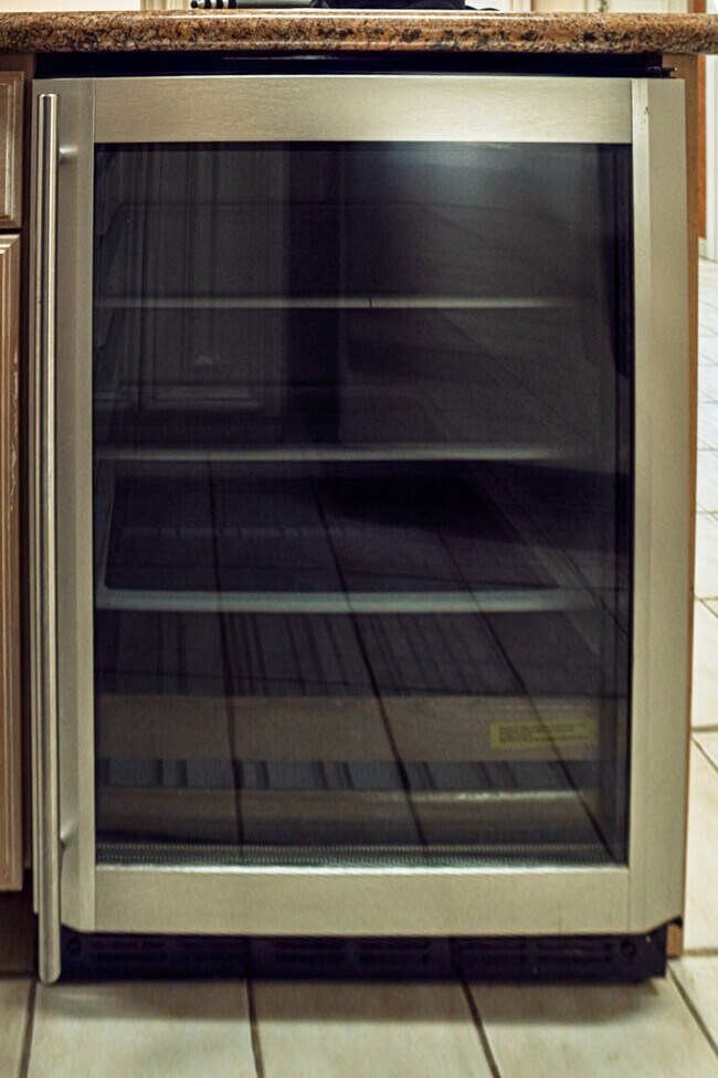 Building Photo - 12127 Tara Dr