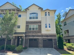 Building Photo - END UNIT 3 Bed | 2.5 Bath Townhouse in Mor...