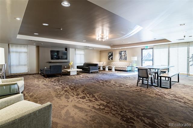 Building Photo - 800 N Pearl St