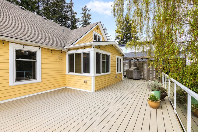 Building Photo - 8502 15th Ave NE