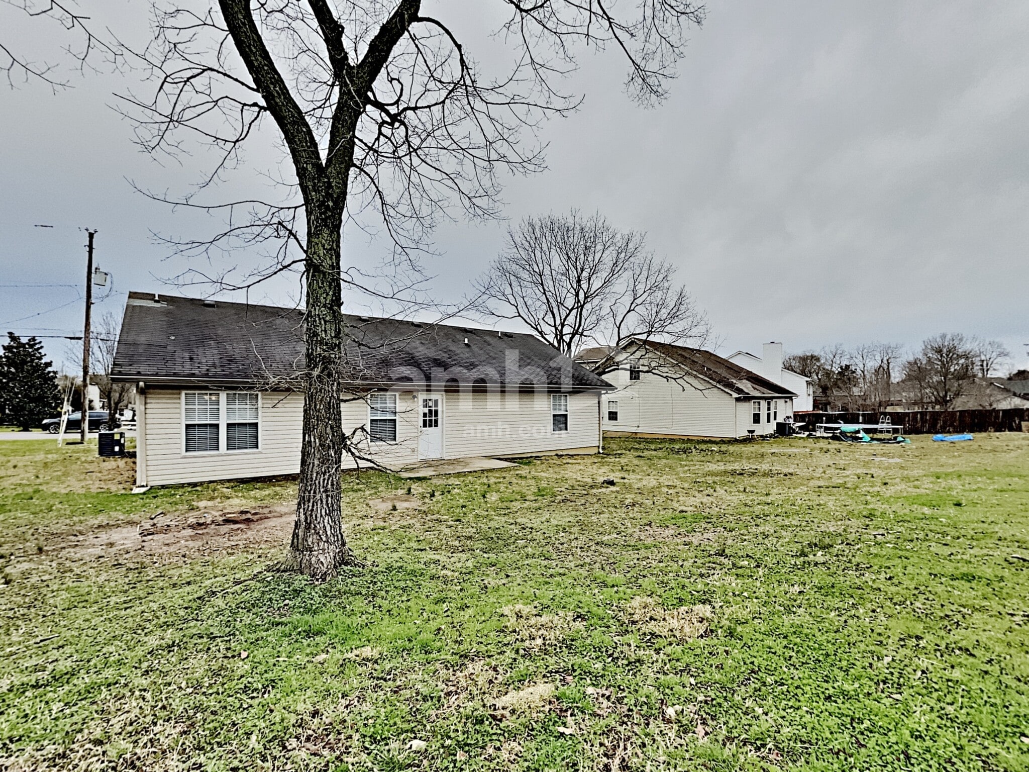 Building Photo - 634 Mable Dr