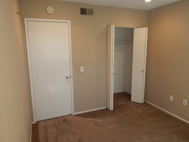 Building Photo - 6148 Ave Juan Diaz