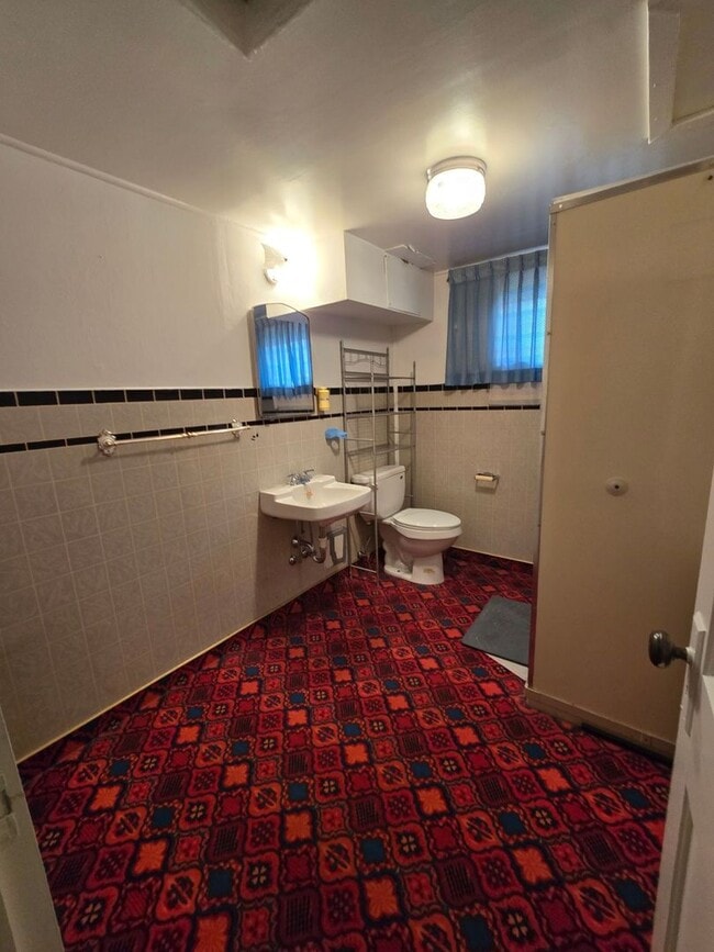 Building Photo - Eastside 4 BD w/garage